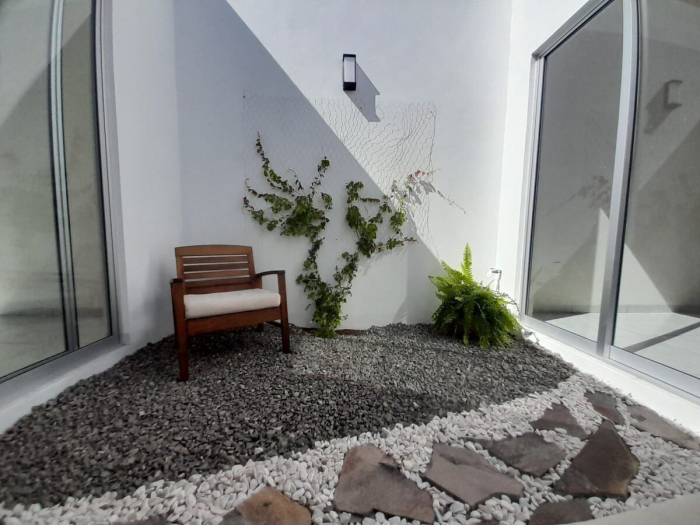 moderna casa en venta con espacios amplios y luminosos