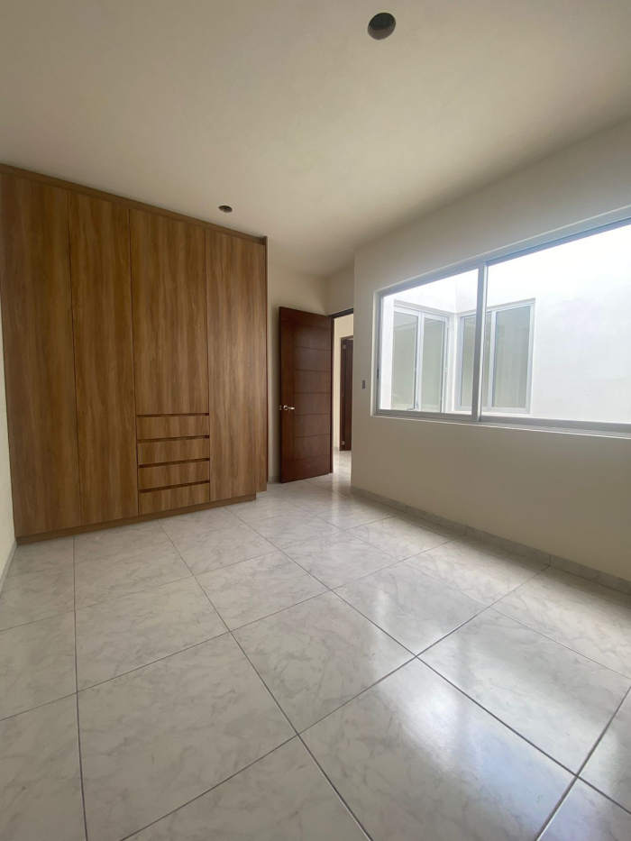 moderna casa en venta con espacios amplios y luminosos