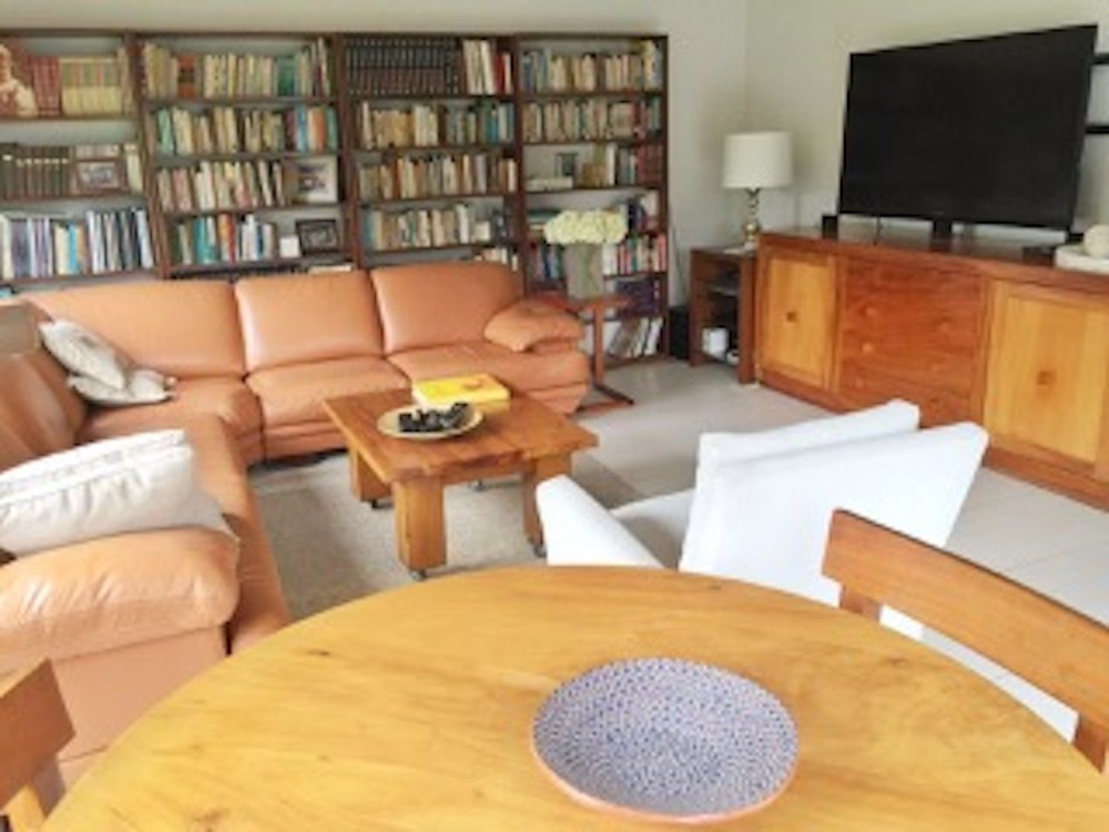 casa en venta en lomas santa fe en privada vigilada 24/7, con gran jardin 