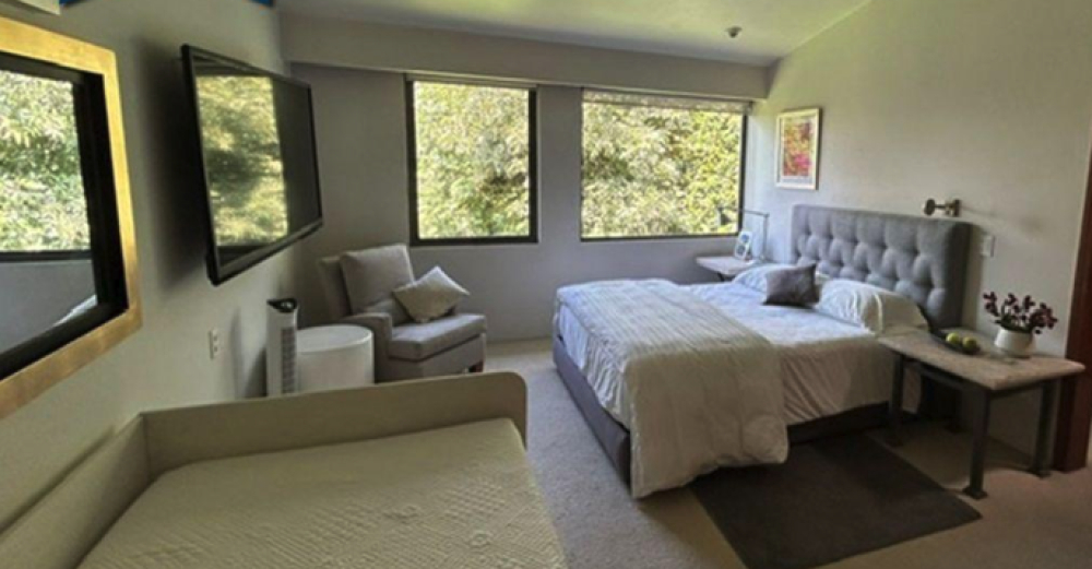 casa en venta en lomas santa fe en privada vigilada 24/7, con gran jardin 