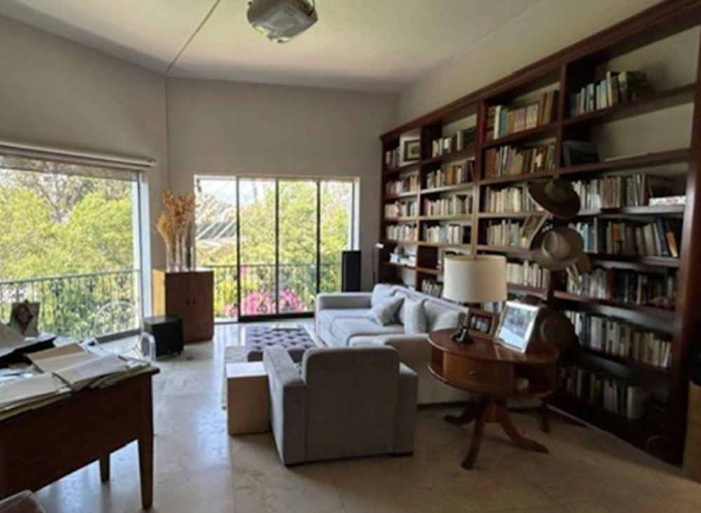 casa en venta en lomas santa fe en privada vigilada 24/7, con gran jardin 