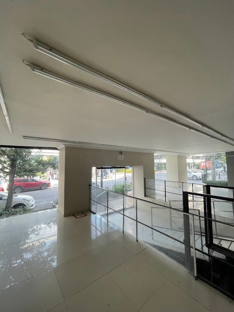 Local Comercial En Renta En 
