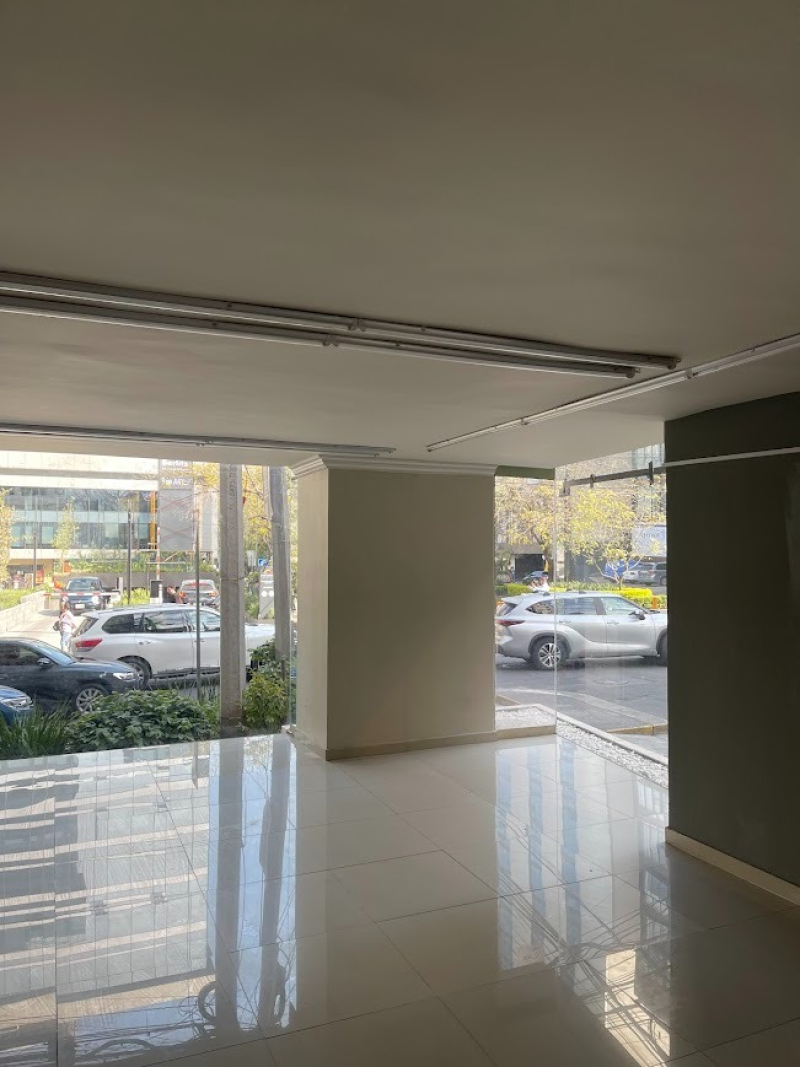 Local Comercial En Renta En 