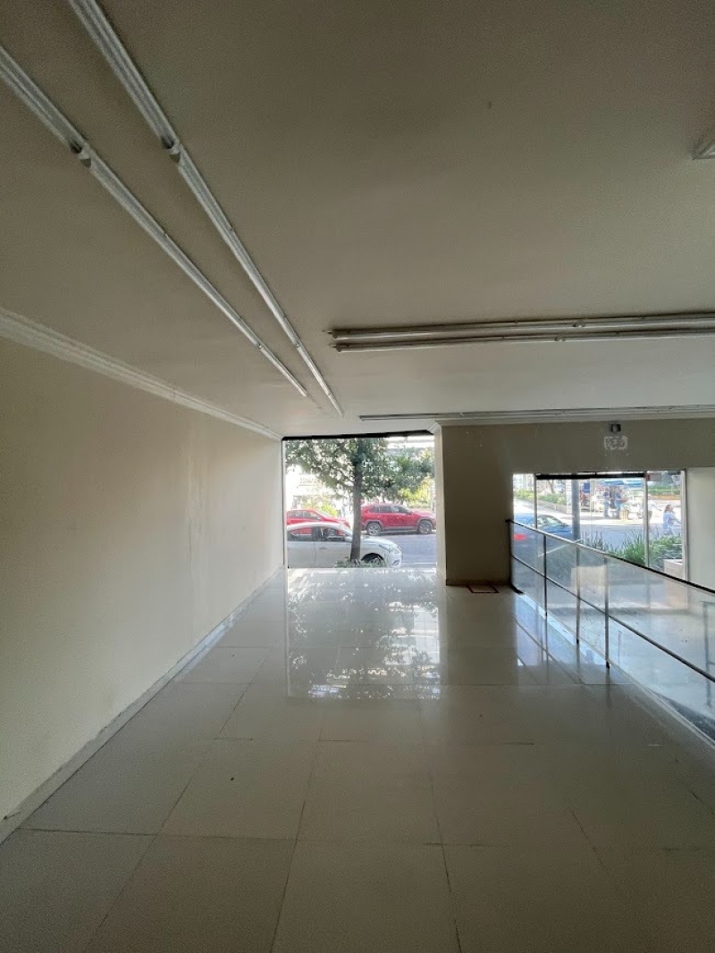 Local Comercial En Renta En 