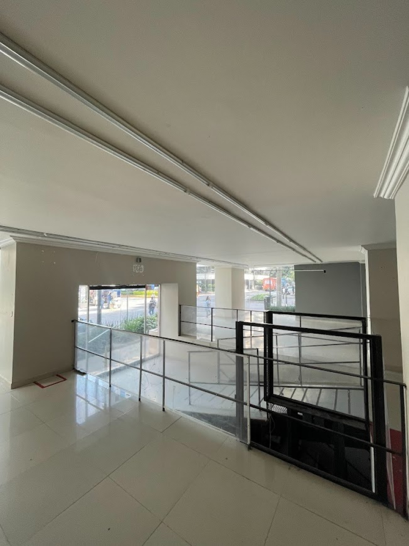Local Comercial En Renta En 