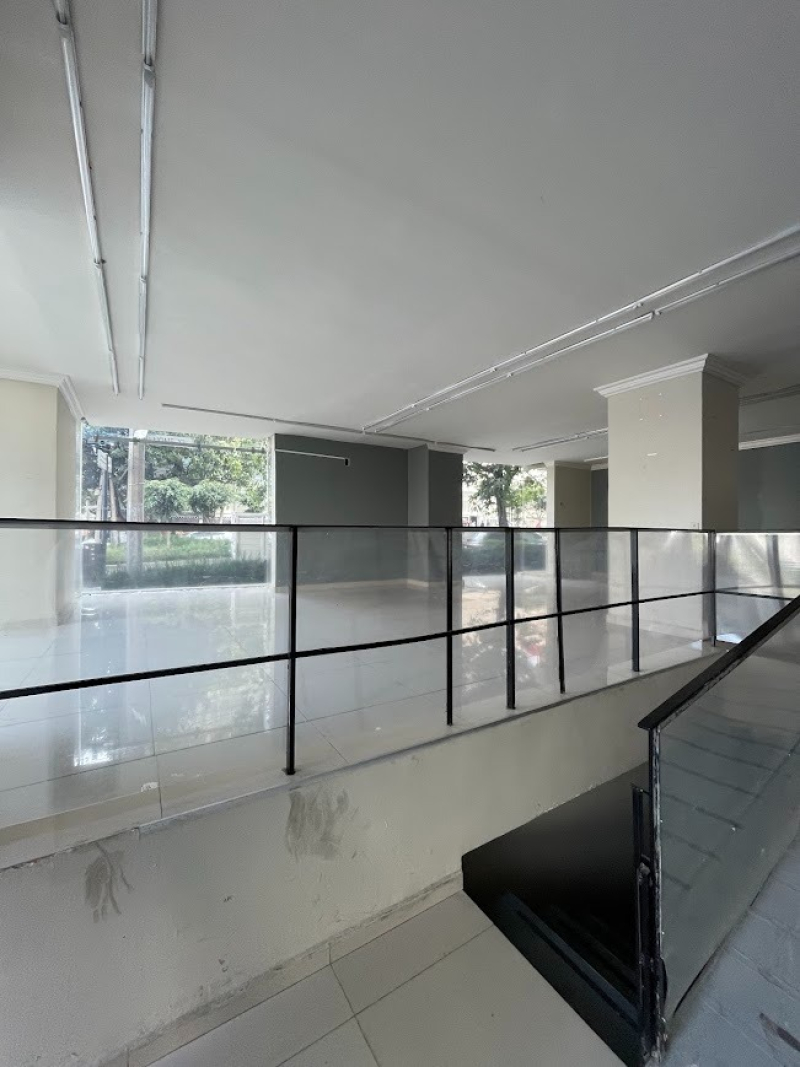 Local Comercial En Renta En 