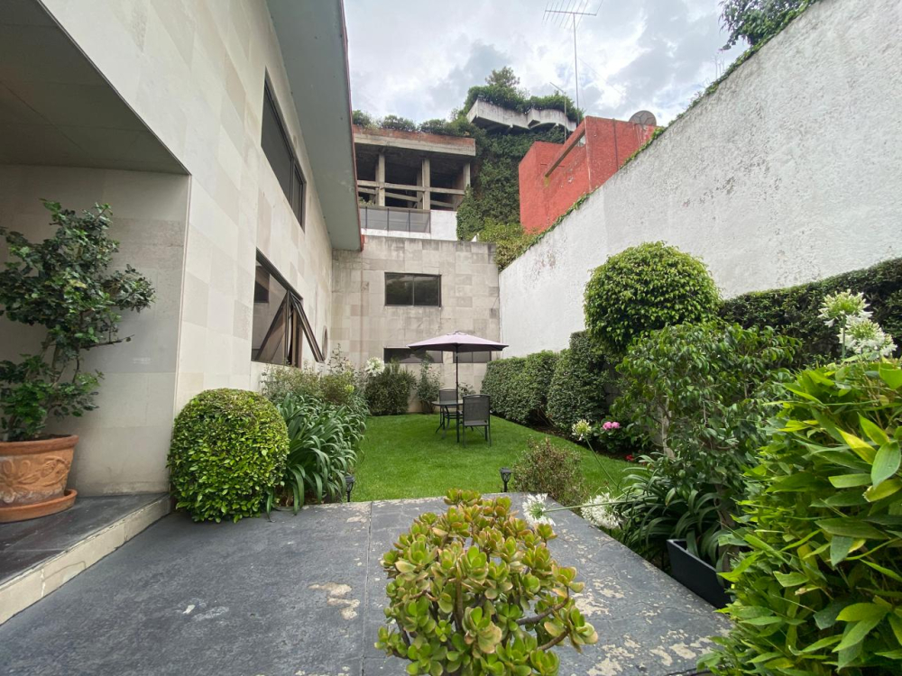 Casa En Venta En Bosque De Las Lomas