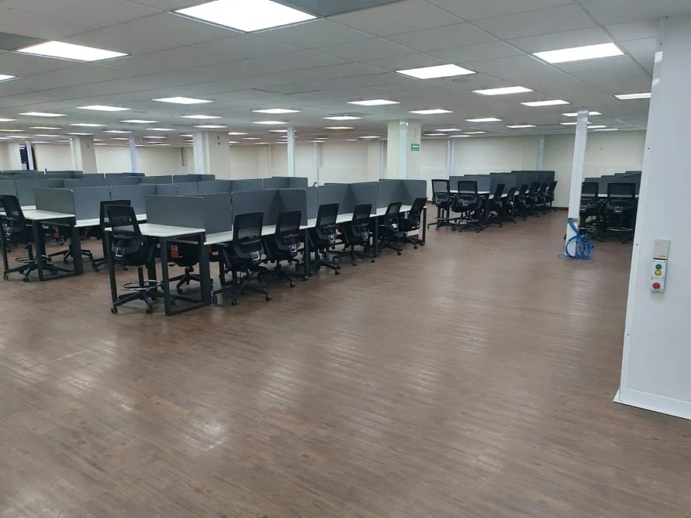 Renta De Oficina De 3 Mil Metros En Lorenzo Bouturini, Tránsito, Centro.