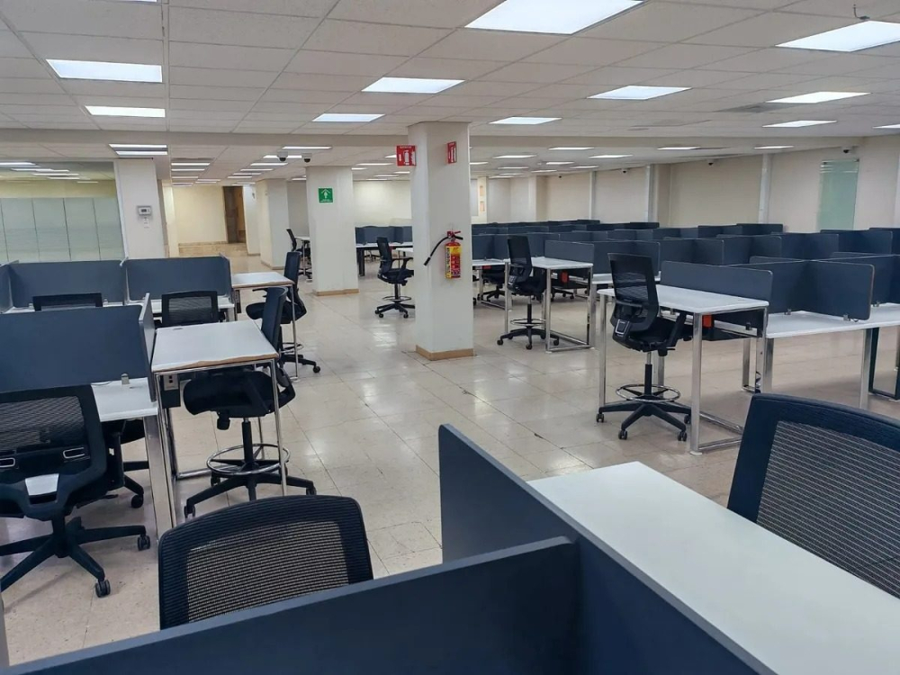 Renta De Oficina De 3 Mil Metros En Lorenzo Bouturini, Tránsito, Centro.