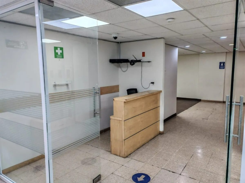 Renta De Oficina De 3 Mil Metros En Lorenzo Bouturini, Tránsito, Centro.
