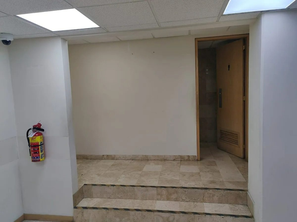 Renta De Oficina De 3 Mil Metros En Lorenzo Bouturini, Tránsito, Centro.