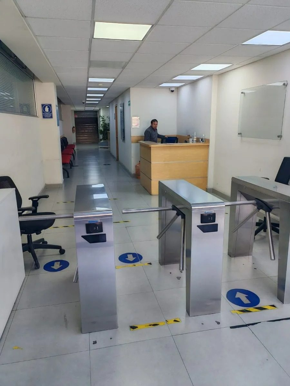 Renta De Oficina De 3 Mil Metros En Lorenzo Bouturini, Tránsito, Centro.