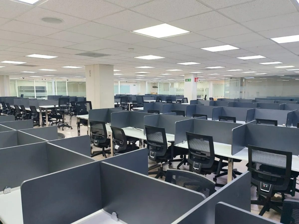 Renta De Oficina De 3 Mil Metros En Lorenzo Bouturini, Tránsito, Centro.