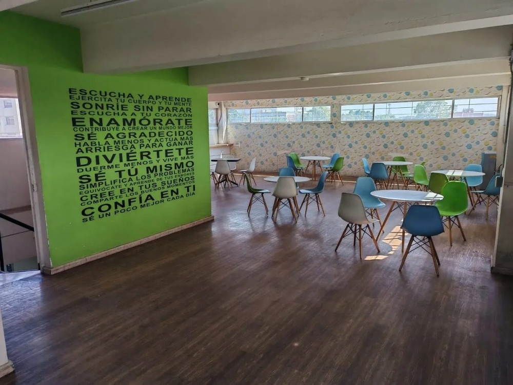 Renta De Oficina De 3 Mil Metros En Lorenzo Bouturini, Tránsito, Centro.