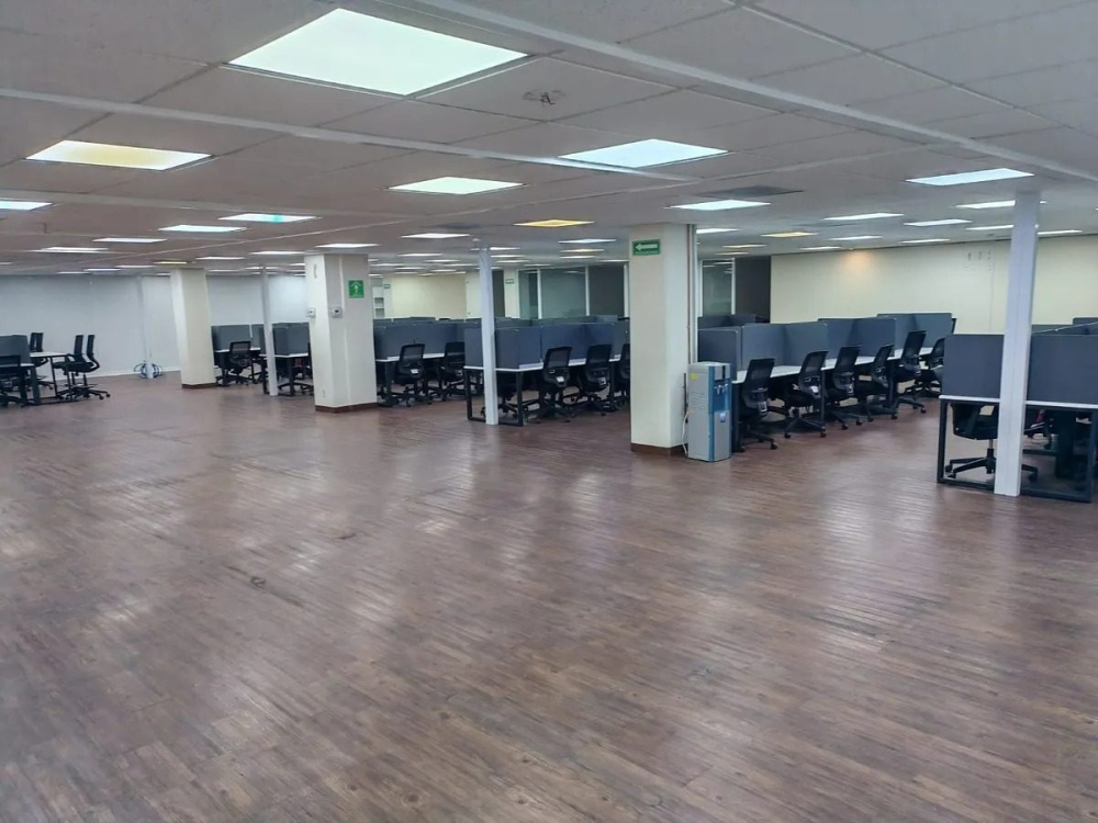 Renta De Oficina De 3 Mil Metros En Lorenzo Bouturini, Tránsito, Centro.
