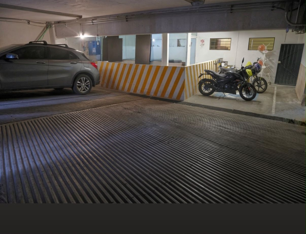 RENTA EDIFICIO DE 5 PISOS CON OFICINAS