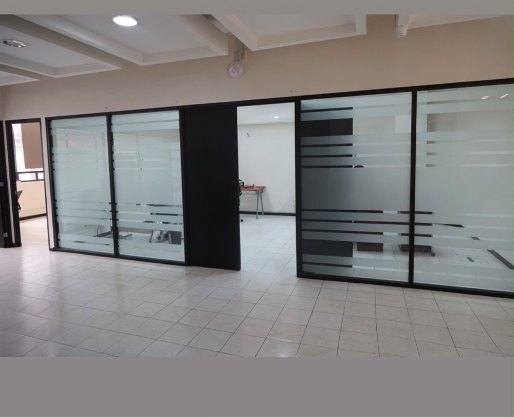 RENTA EDIFICIO DE 5 PISOS CON OFICINAS