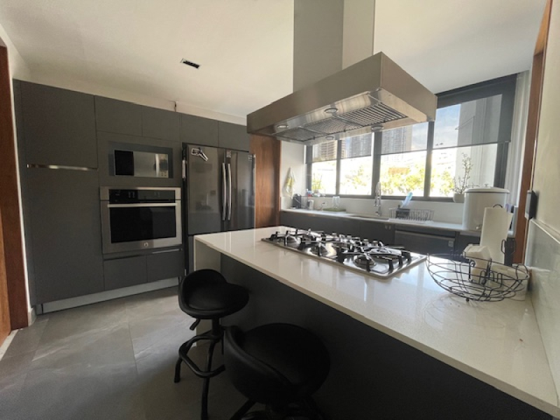 DEPARTAMENTO EN VENTA - 2 PISOS -AMUEBLADO Y EQUIPADO CON TERRAZA - PUNTA P�?RGOLA - BOSQUE REAL