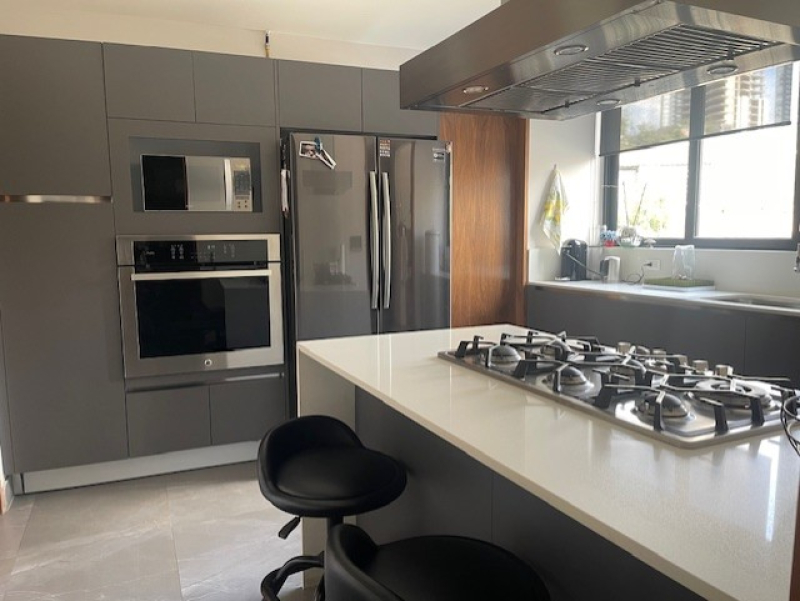 DEPARTAMENTO EN VENTA - 2 PISOS -AMUEBLADO Y EQUIPADO CON TERRAZA - PUNTA P�?RGOLA - BOSQUE REAL