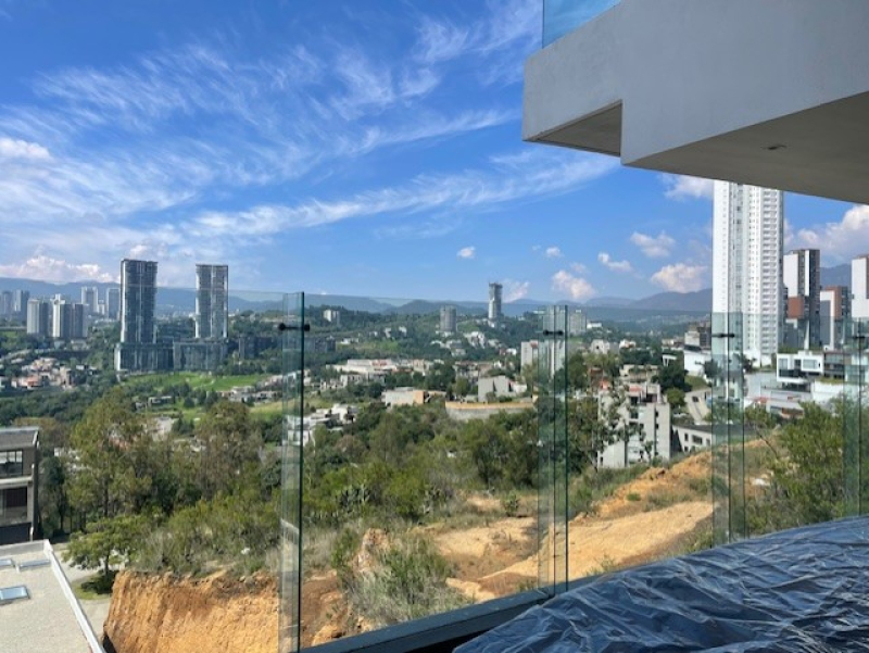 DEPARTAMENTO EN VENTA - 2 PISOS -AMUEBLADO Y EQUIPADO CON TERRAZA - PUNTA P�?RGOLA - BOSQUE REAL