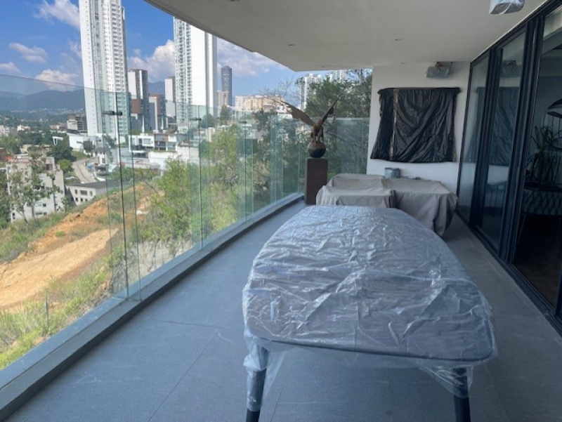 DEPARTAMENTO EN VENTA - 2 PISOS -AMUEBLADO Y EQUIPADO CON TERRAZA - PUNTA P�?RGOLA - BOSQUE REAL