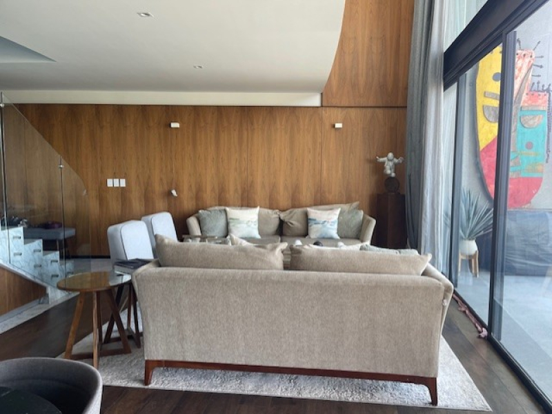 DEPARTAMENTO EN VENTA - 2 PISOS -AMUEBLADO Y EQUIPADO CON TERRAZA - PUNTA P�?RGOLA - BOSQUE REAL