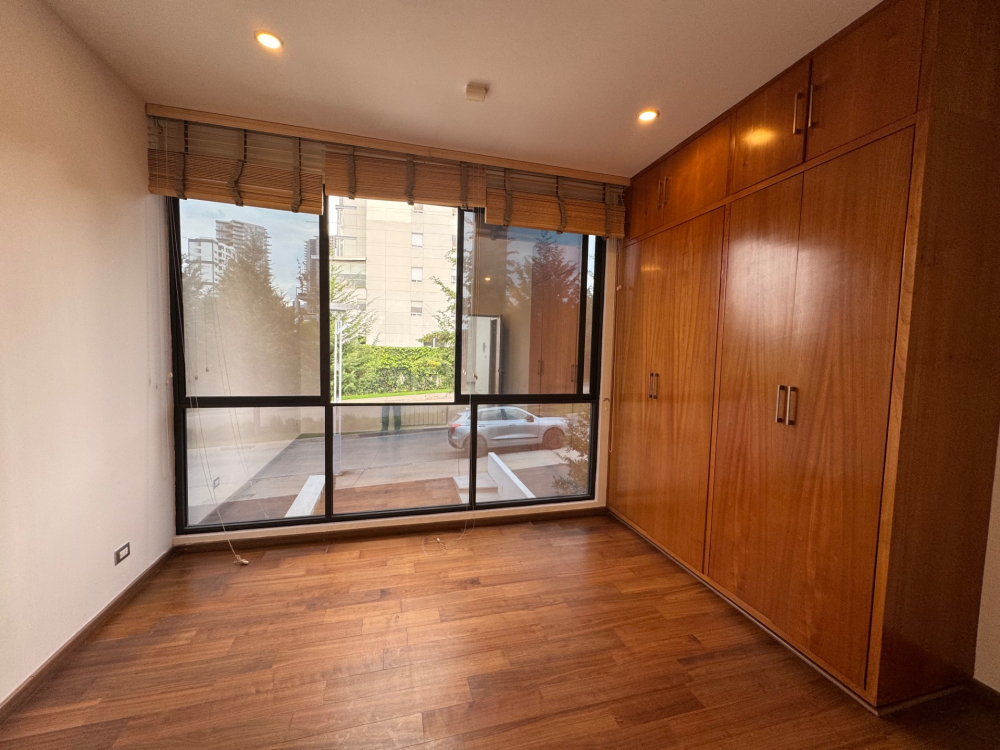 casa en venta con jardin y salida al campo de golf -bosque real