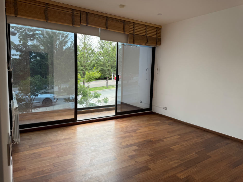 casa en renta con jardin y salida al campo de golf -bosque real