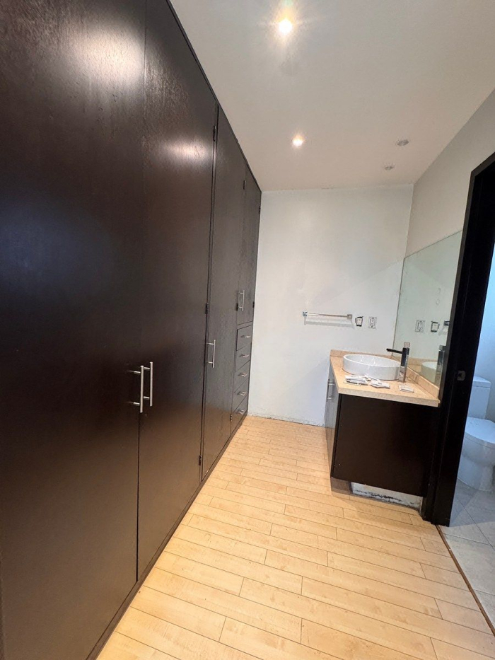 venta de departamento parte baja de las águilas