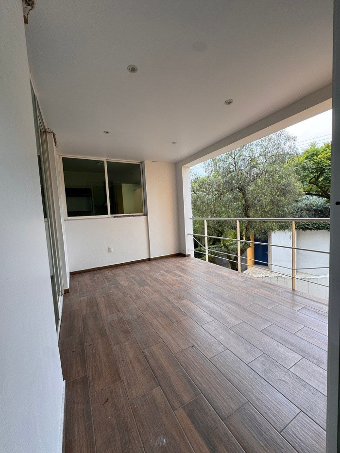 venta de departamento parte baja de las águilas