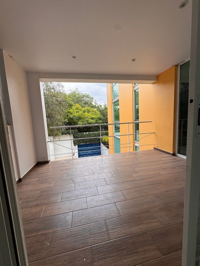venta de departamento parte baja de las águilas