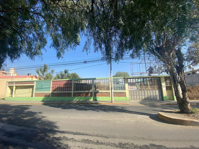 VENTA TERRENO CON CONSTRUCCION USOS MULTIPLES