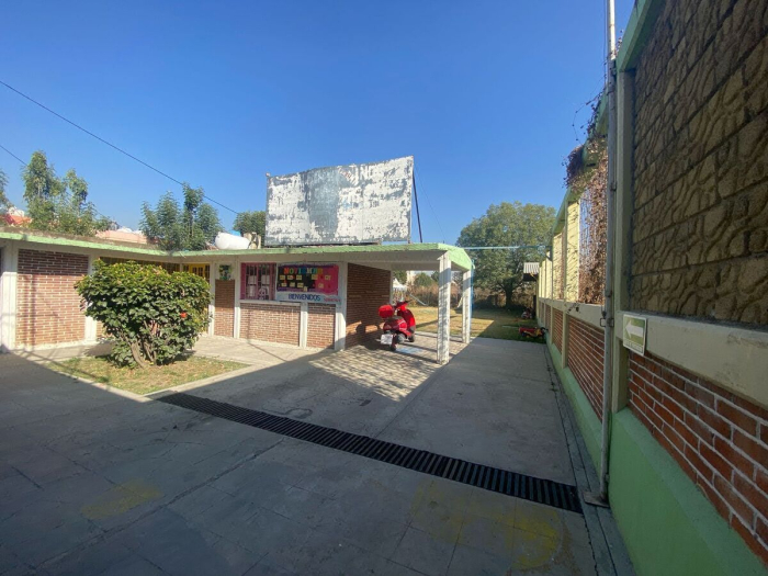VENTA TERRENO CON CONSTRUCCION USOS MULTIPLES