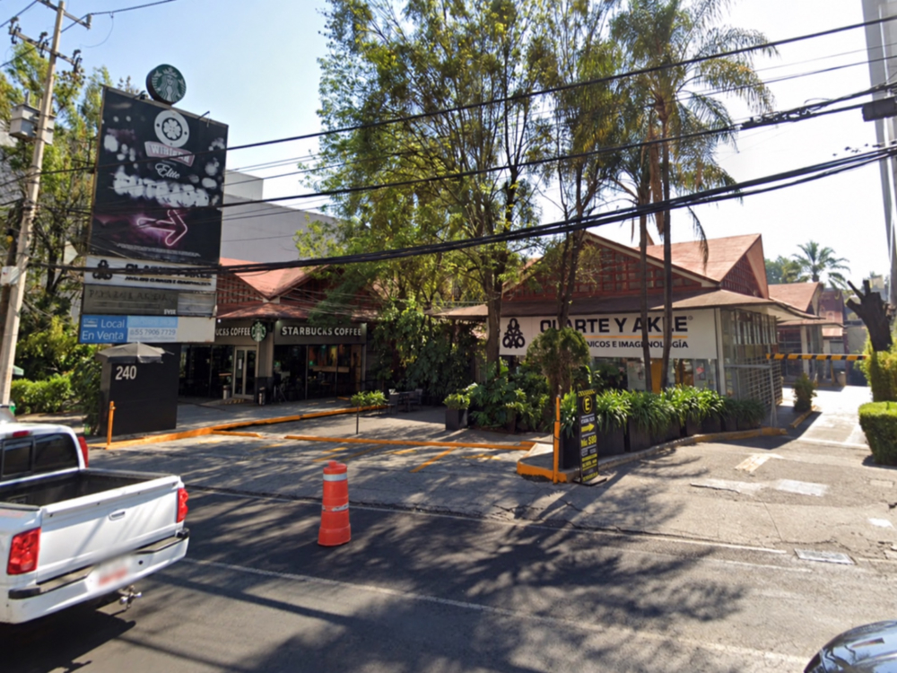 LOCAL COMERCIAL EN RENTA AV. SAN JERÃ“NIMO 240