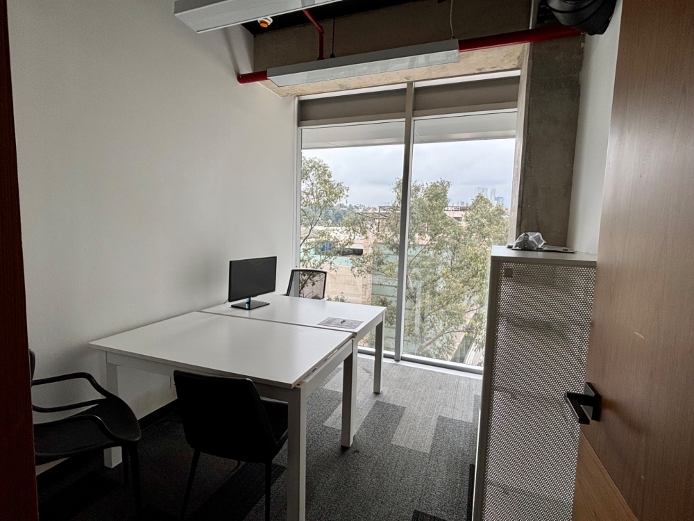 Oficinas en renta, en Bosque de Las Palmas