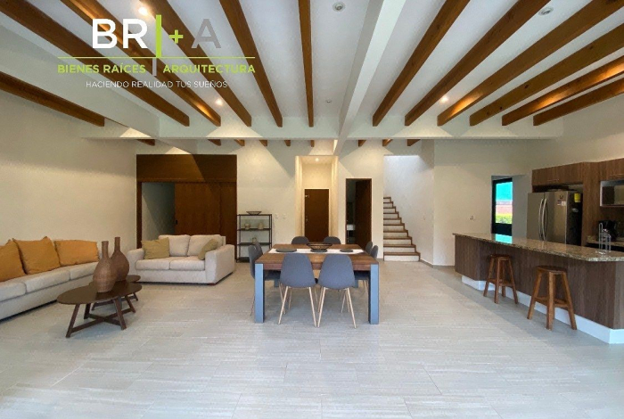 CASA EN RENTA, CENTRO AVANDARO