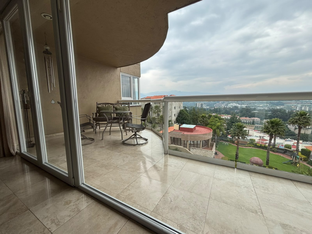 Departamento En Venta En Ave. Club De Golf Doble Seguridad