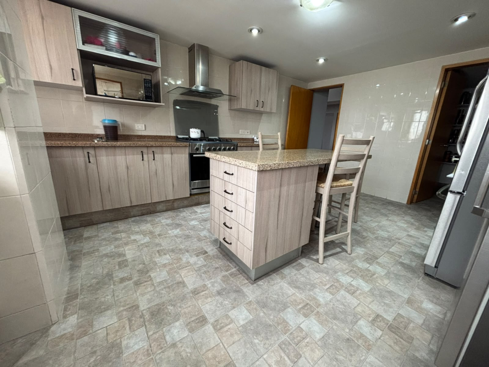 Departamento En Venta En Ave. Club De Golf Doble Seguridad