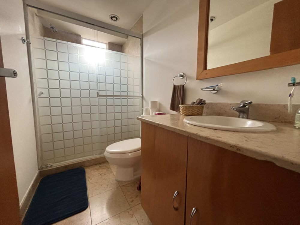 Departamento En Venta En Ave. Club De Golf Doble Seguridad
