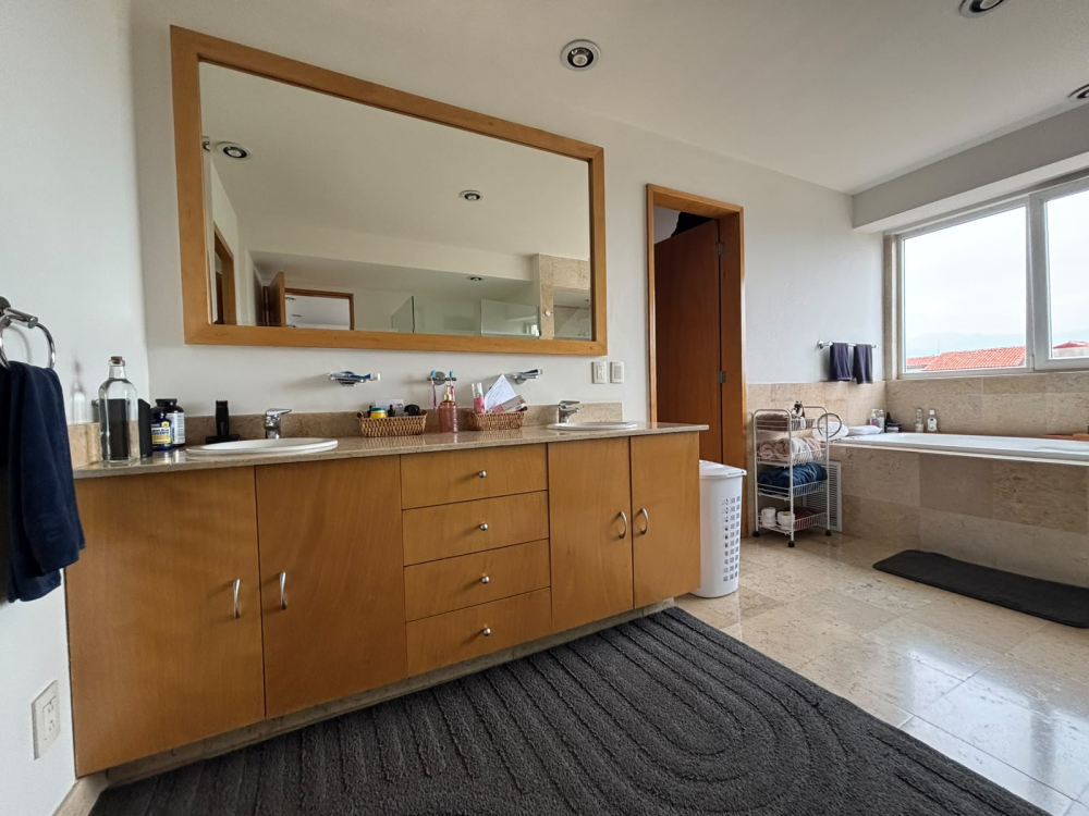 Departamento En Venta En Ave. Club De Golf Doble Seguridad
