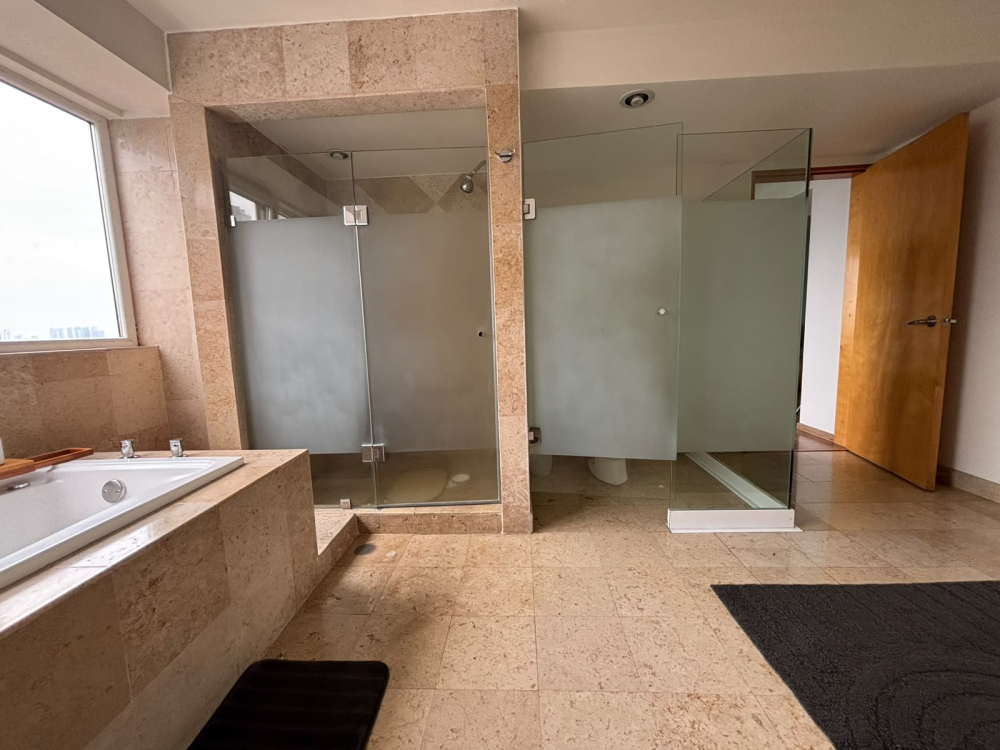 Departamento En Venta En Ave. Club De Golf Doble Seguridad