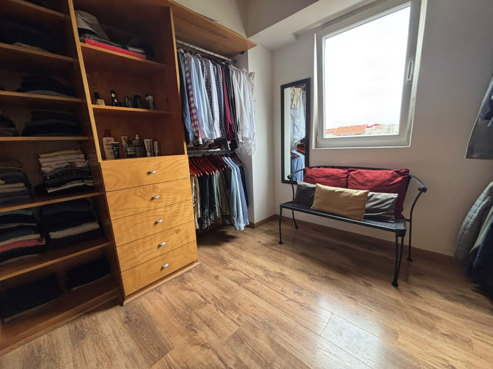 Departamento En Venta En Ave. Club De Golf Doble Seguridad