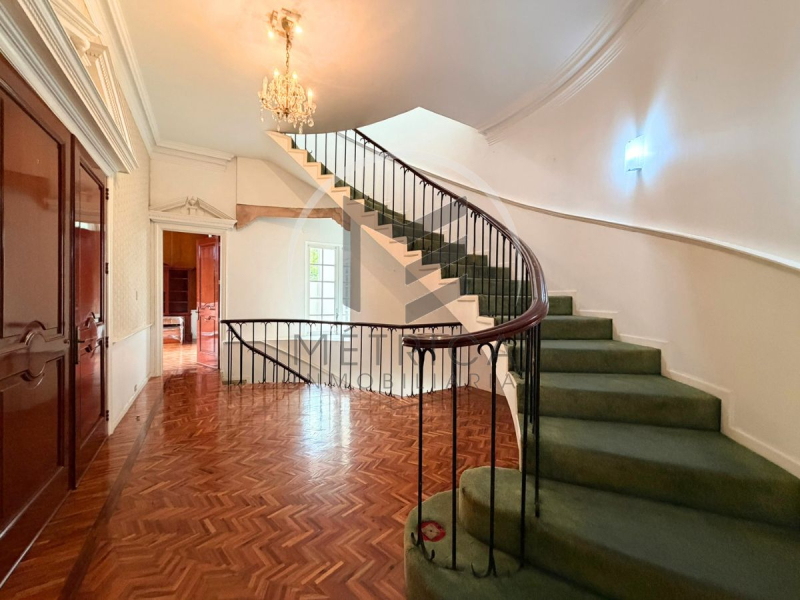 casa con terreno en venta en av. lomas altas