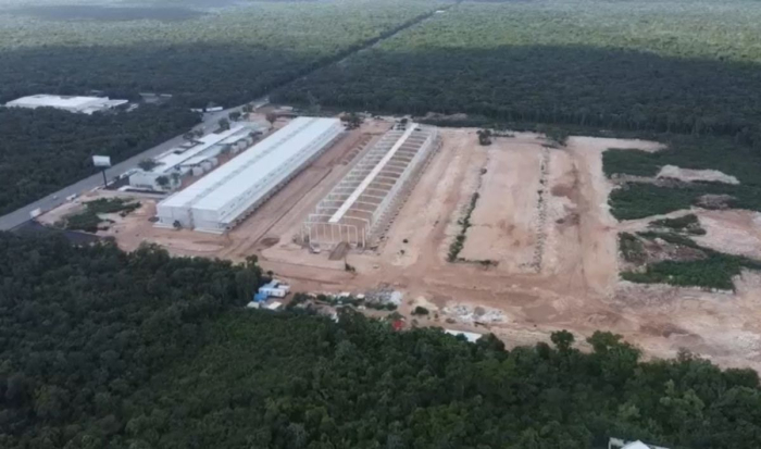 local en venta en la riviera maya dentro de un centro de almacenamiento, distrib