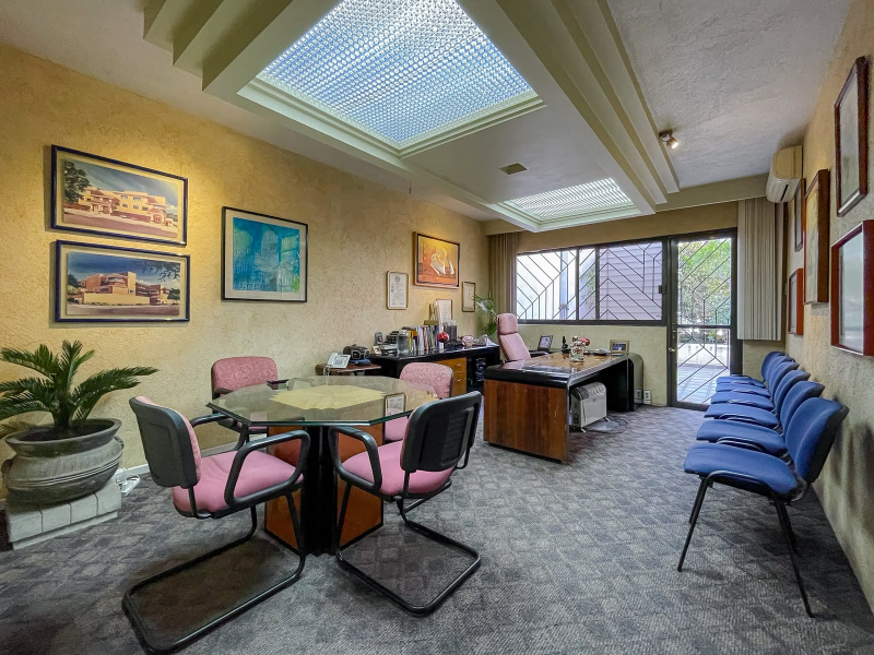 se vende casa con uso de suelo para oficinas en palenque col. narvarte cdmx.