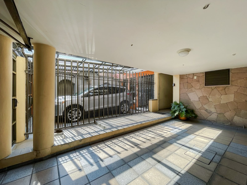 se vende casa con uso de suelo para oficinas en palenque col. narvarte cdmx.