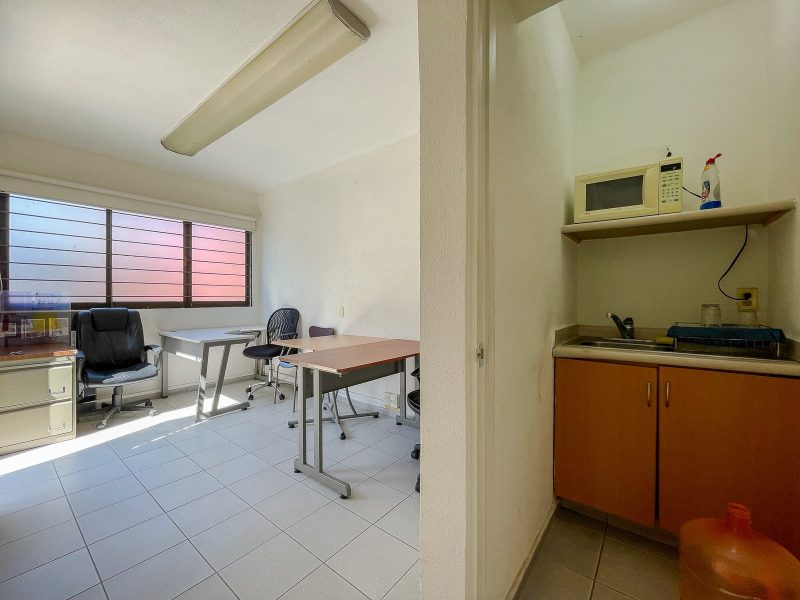 se vende casa con uso de suelo para oficinas en palenque col. narvarte cdmx.