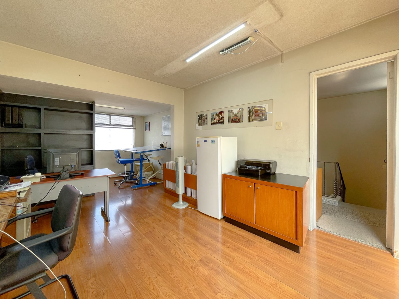 se vende casa con uso de suelo para oficinas en palenque col. narvarte cdmx.