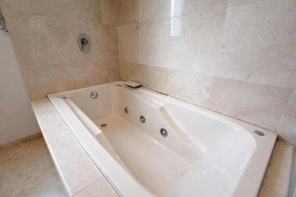 Casa En Venta En Lomas Country 