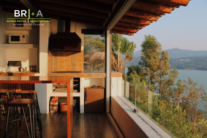 casa en venta y renta frente al lago con espectacular vista.